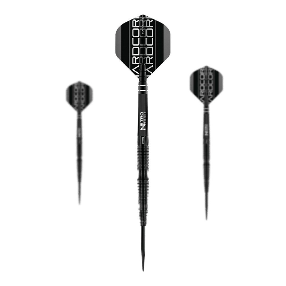 Das Bild zeigt drei schwarze Steeldarts des Produkts „Red Dragon Razor Edge Extreme“. Die Darts haben schwarze Flights und einen gerillten Schaft für besseren Halt.